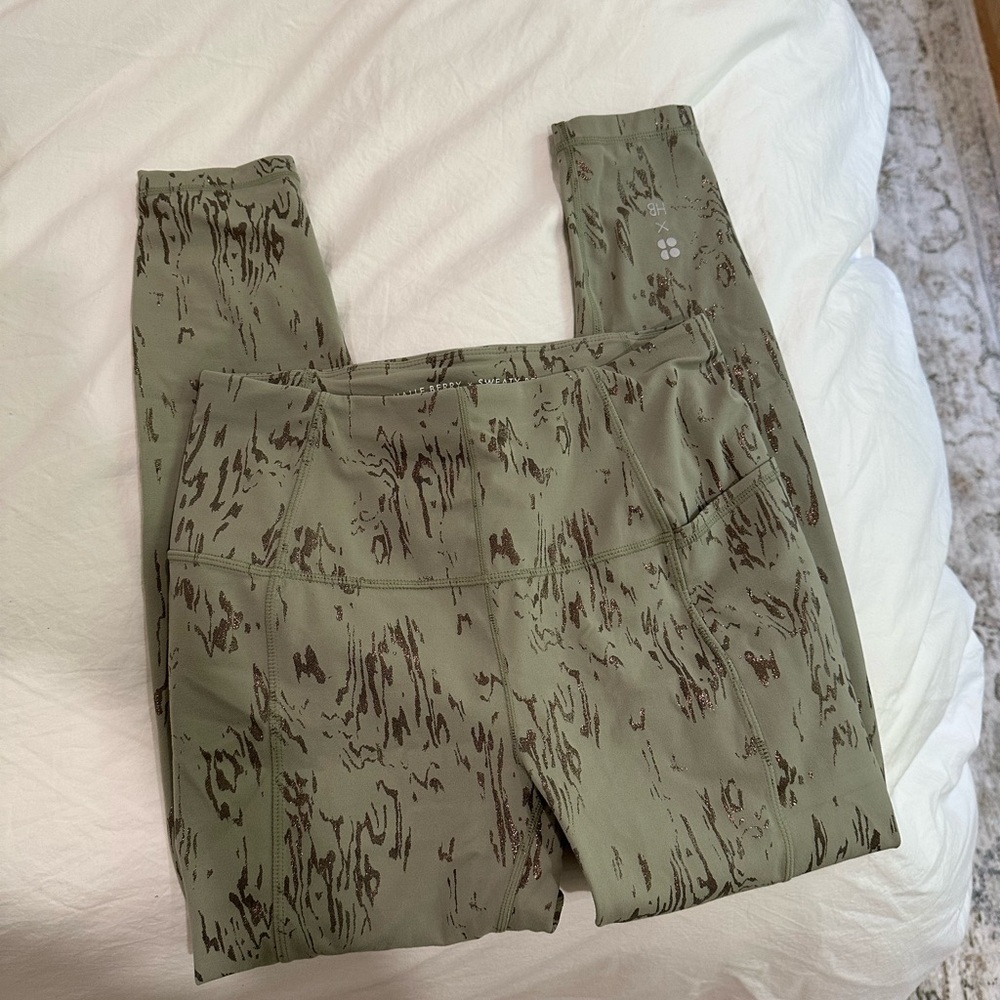 Sweaty Betty Green Patterned Cargo Pants